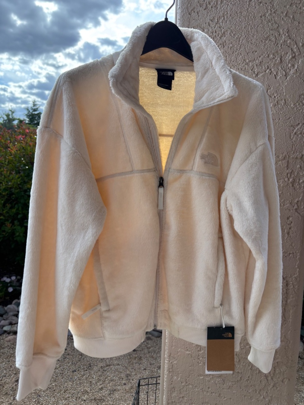 THE NORTH FACE - Women's Osito Lux Jacket - NWT - Gardenia White - Size Large